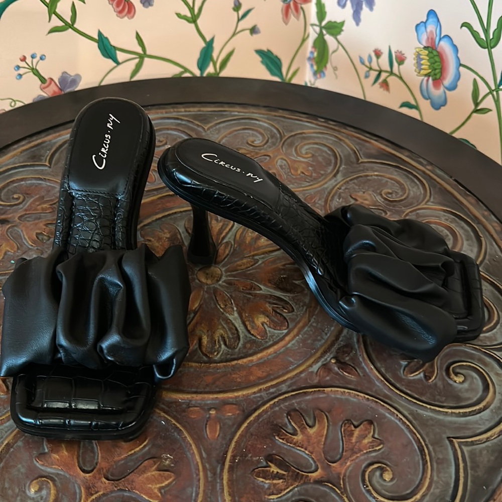 Beautiful Sandal Mules by Circus NY in Black